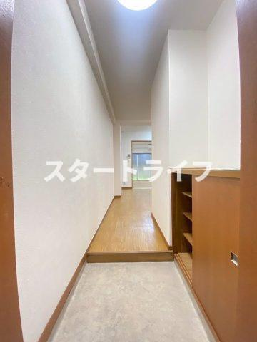 大阪市東淀川区豊新１丁目の賃貸マンションの玄関