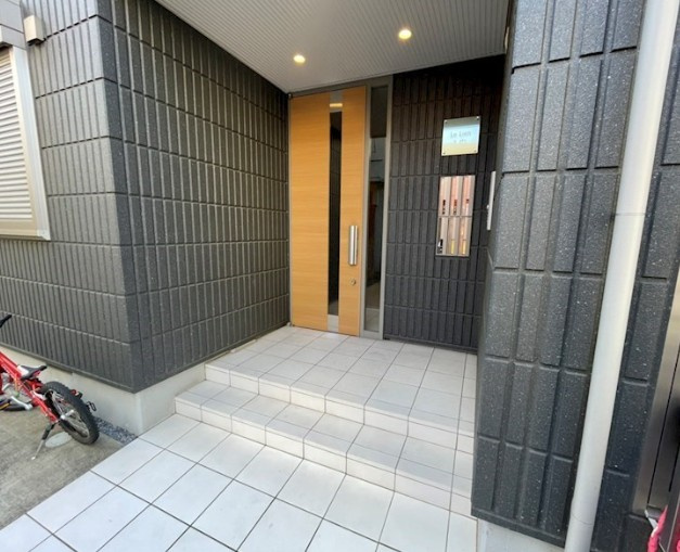 荒川区町屋１丁目の賃貸マンションのエントランス