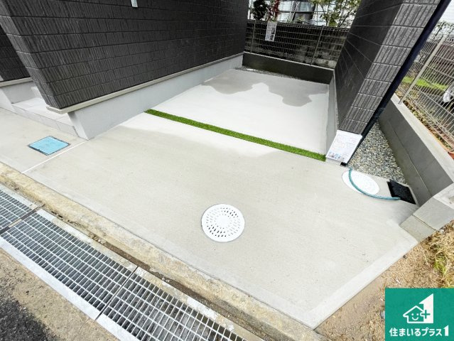 川西市加茂　新築一戸建ての駐車場|駐車スペース！散水栓があるので、こまめに愛車を洗えます！