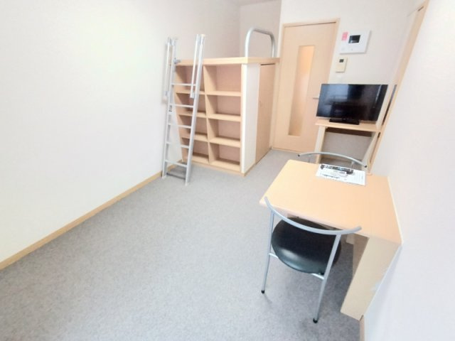 【寝室】 | レオパレスサウスリー | 1Fフローリング2Ｆ絨毯　設備・仕様が異なる場合がございます