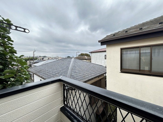 【バルコニー】 | 藤沢市大鋸 中古戸建 | 南側バルコニー