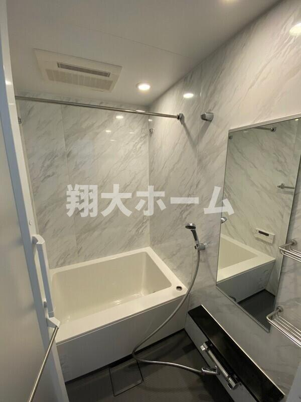 エストゥルースプラス西日暮里の浴室