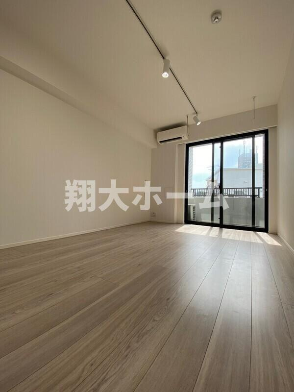 エストゥルースプラス西日暮里の居間・リビング