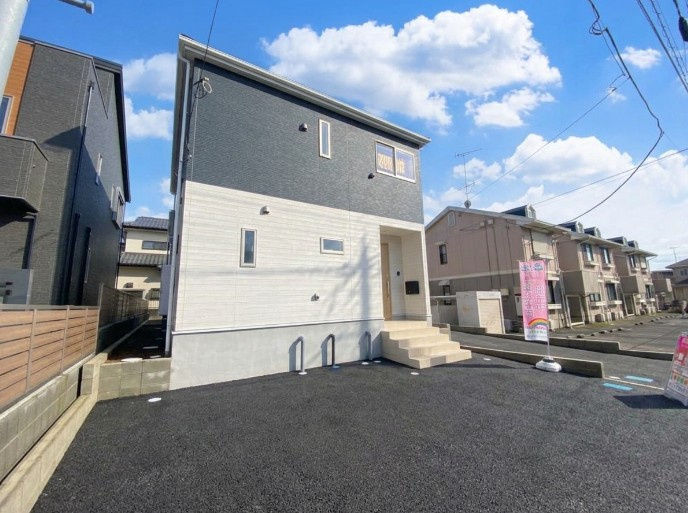 【Cradle garden】真岡市さくら 第2 全2棟の前面道路含む現地写真|〇1号棟〇
前面道路はゆとりの6ｍ幅。
車の出し入れもスムーズで、来客時も安心♪
開放感のある街並みに、暮らしやすさが広がります！
※2026年10月撮影