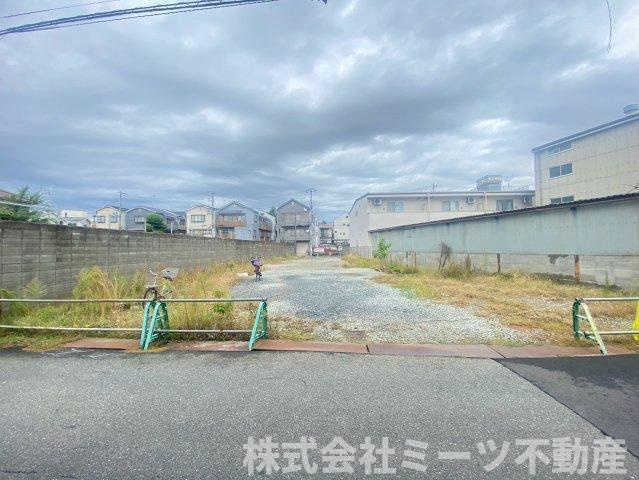 衣摺１丁目　売土地の前面道路含む現地写真