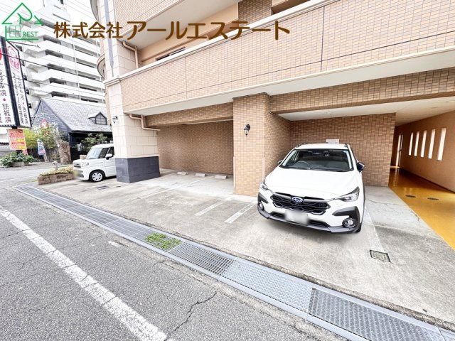サクラメント駅南大路　　　山陽電鉄「手柄駅」徒歩4分の駐車場