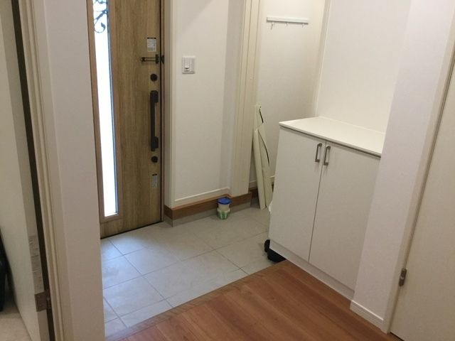 プルミエ Aの玄関|ゆったりとした玄関です