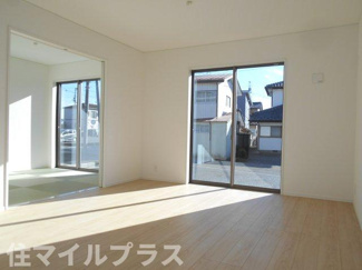 【居間・リビング】 | 郡山市横塚6丁目新築一戸建て5棟 | リビングです