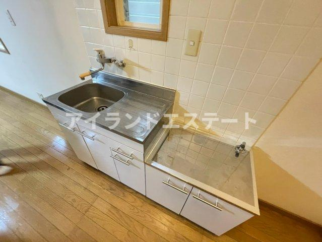 ティーセン邸　通風良好　バストイレ別　独立洗面台のキッチン