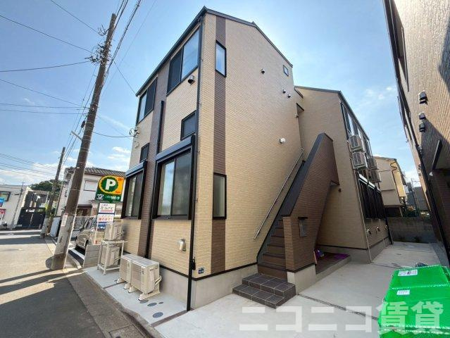 板橋区東新町２丁目のアパートの外観|
