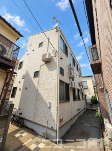 渋谷区本町４丁目のアパートの外観