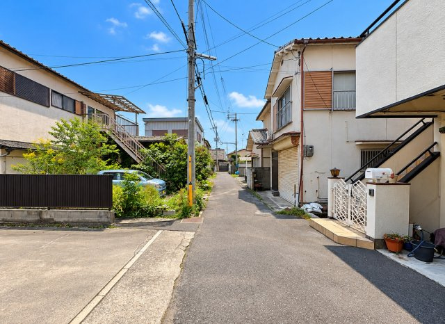 泉佐野市中庄戸建の前面道路含む現地写真
