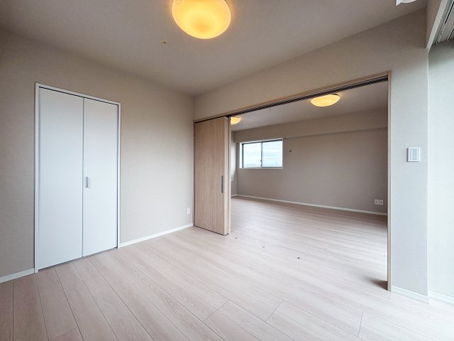 D‘クラディア平井ルミナージュ　6階　角　部屋　リ　フォーム済の洋室
