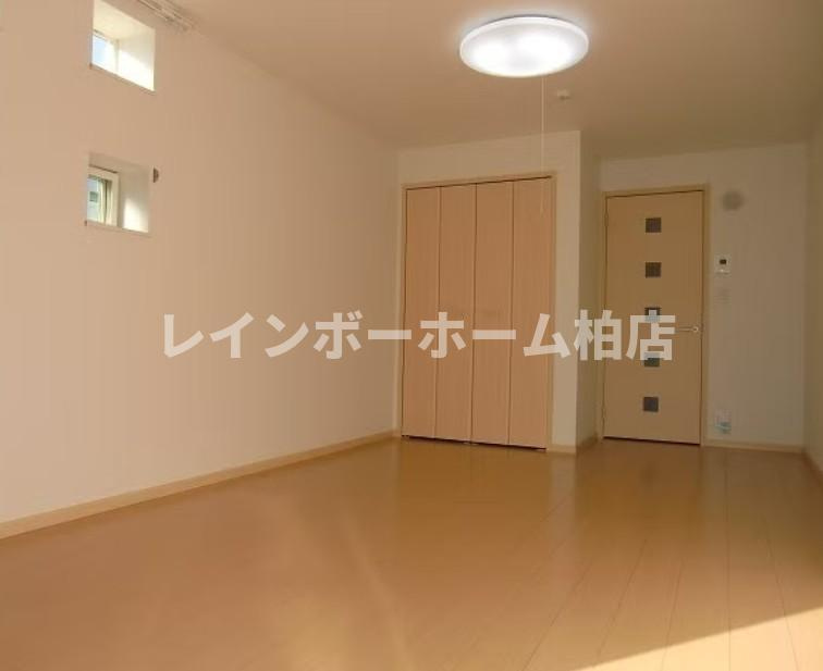 特典：仲介手数料が50％OFFです‼の居間・リビング|ゆったり過ごせる居間です