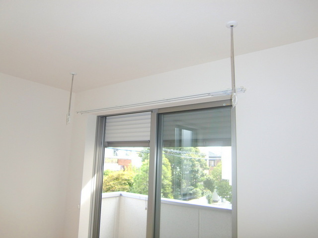葛飾区青戸１丁目の賃貸マンションの内装|★室内物干しフック／防犯シャッター★