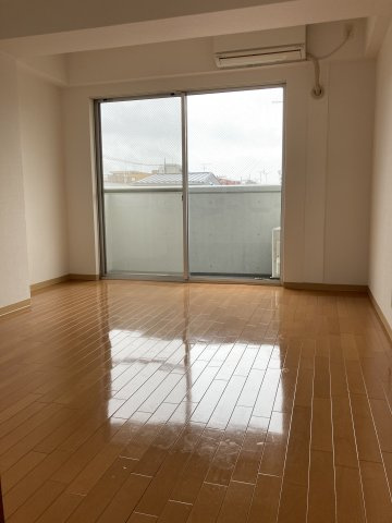 VILLA IN SHIRAKAWAの居間・リビング