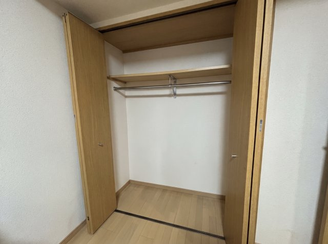 「画像は実際の写真にAI加工（家具や調度品の削除や配置）を加えたもので実際とは異なる場合があります。」