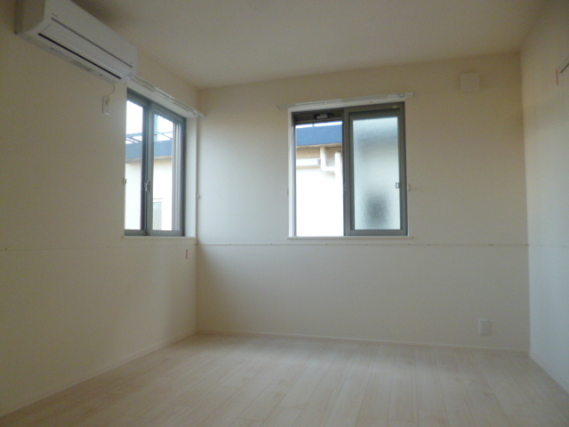 Maison des amisの寝室|★洋室６．１帖のフローリングのお部屋です★