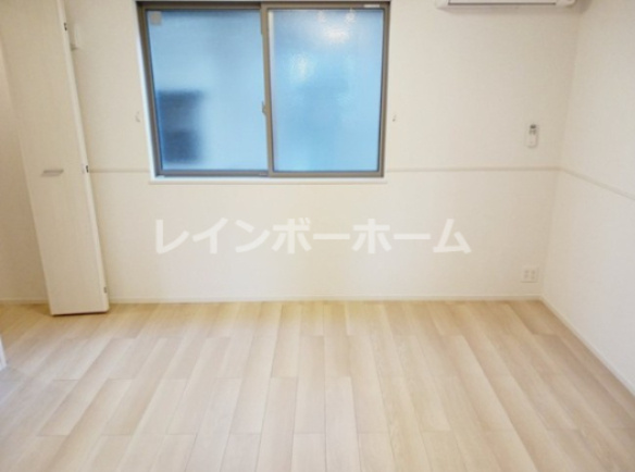 エレガンシアCの寝室