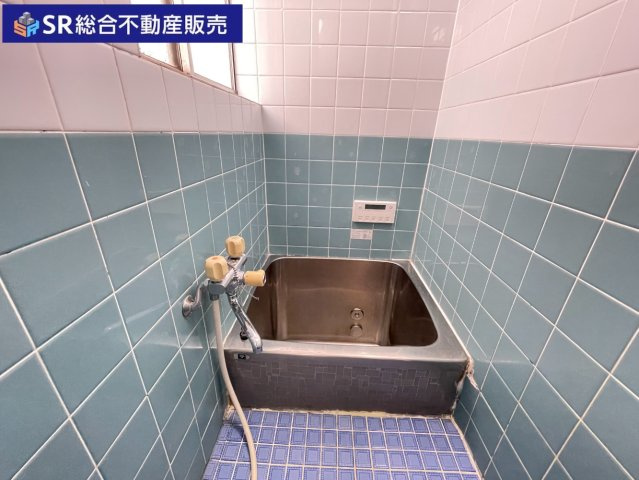 宝持3丁目中古戸建の浴室|お風呂には窓もあり、換気がバッチリとできます☆