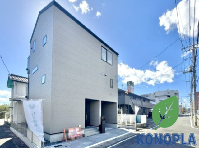 【新築戸建】前橋市天川原町1丁目01期の外観|■外観｜陽だまりのリビング、家事らくキッチンのお家、ついに完成！永く住むほどに愛着を深める、味わい豊かなデザインです。完成したばかりの新築を、一度ご覧になってみませんか？
