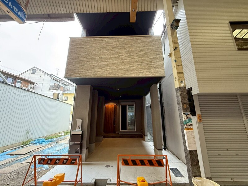 三軒家西2丁目　貸戸建のエントランス