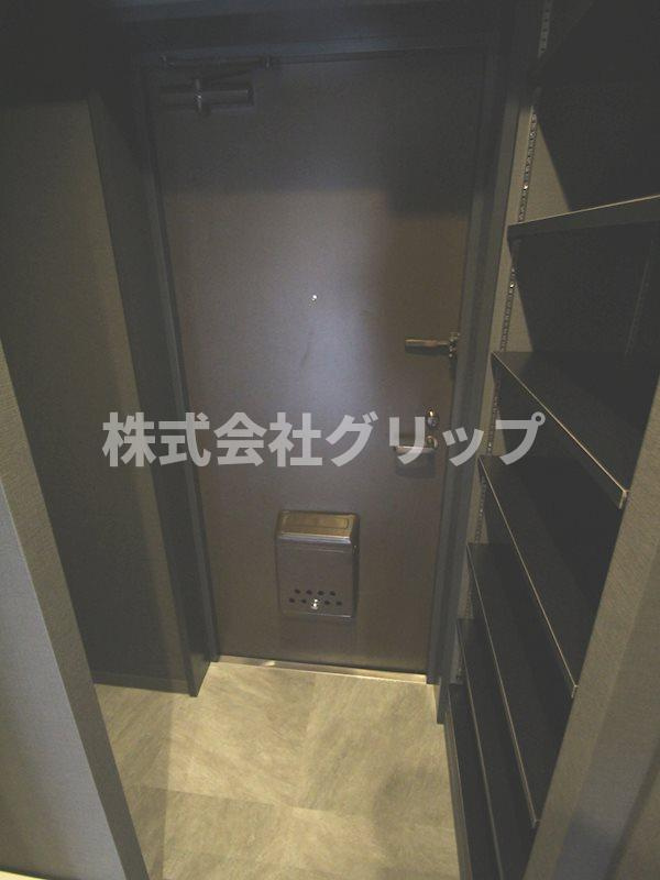 ライオンズマンション横浜駅東の玄関
