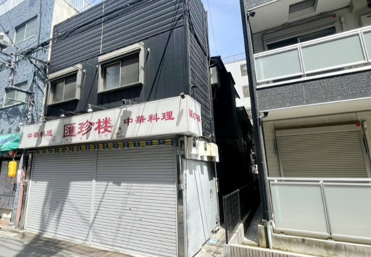 上福岡アパートのエントランス