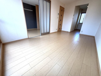 【居間・リビング】 | リファルジェント泉　C棟 | 洋室10.5帖