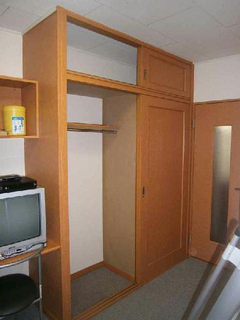 レオパレス駒場東大前の収納