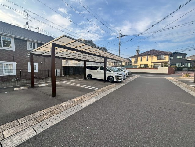 MASTメゾンC棟の駐車場