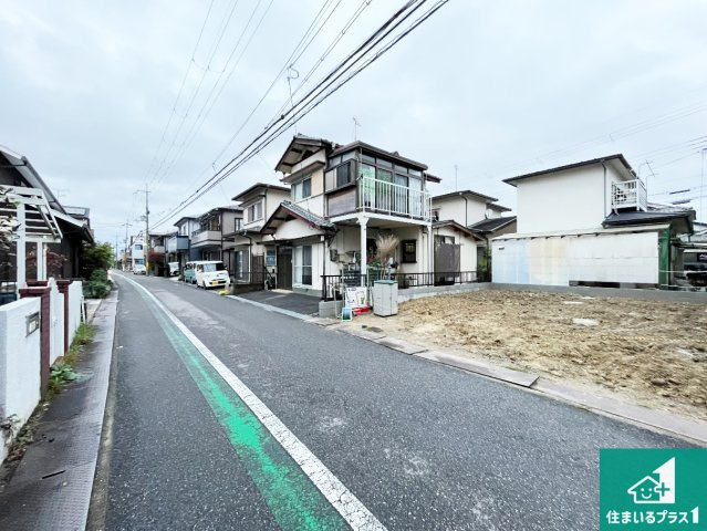 即日案内可能■近江八幡市堀上町　第9期　新築一戸建ての前面道路含む現地写真|現在の進捗状況です！順調に作業進行中、完成が待ち遠しいです！詳細の間取り等、お気軽にお問い合わせください！
