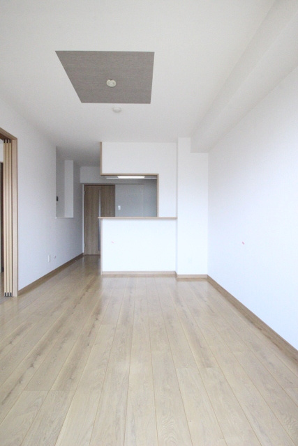 ロイヤルガーデン村田の居間・リビング|広いリビングです☆