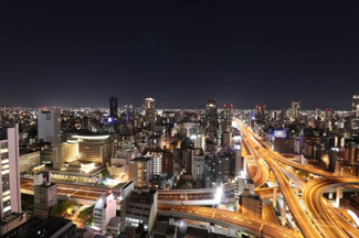 【展望】 | MJR堺筋本町タワー | 【スカイラウンジからの眺望】ジャンクションとタワーの数々。都市・大阪をその中央から見渡す眺望！