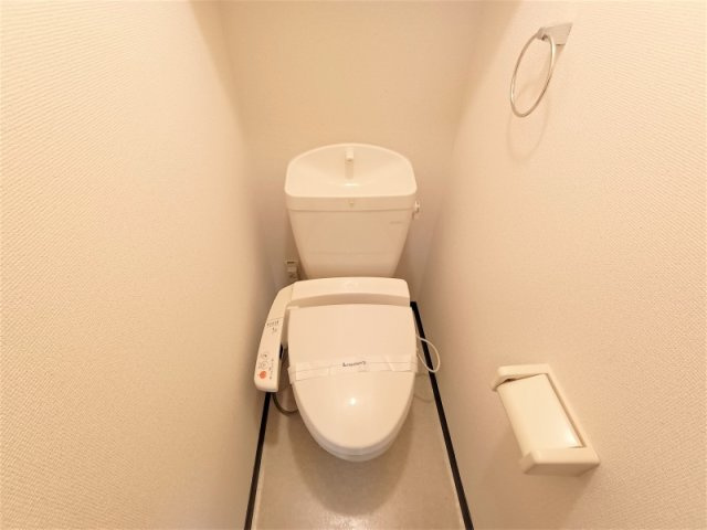 【トイレ】 | レオネクストカレン | トイレスペースです。