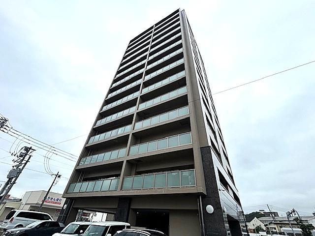 リビンコートプライム京山の外観|【伊島小・京山中エリア】各フロア2邸・全戸角部屋設計で独立性と111.41㎡のゆとり設計でペット相談可、心地よい家族時間が育まれます