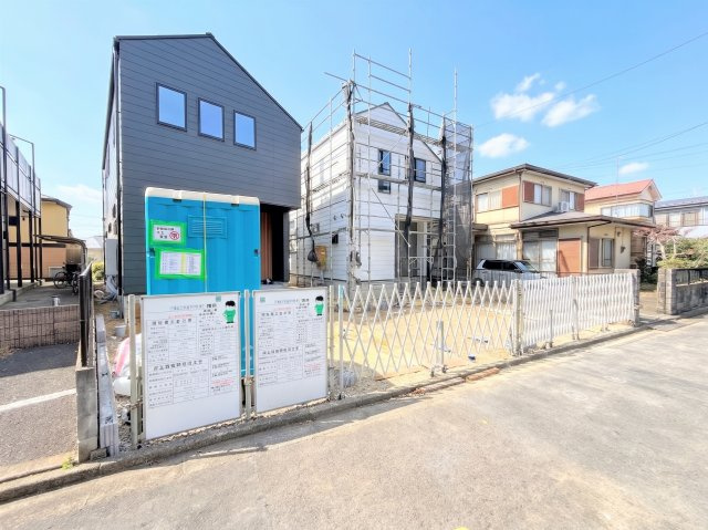 戸塚区上柏尾町　新築戸建て　第5の前面道路含む現地写真|◆前面道路も幅員があり車の運転も安心！前面道路は閑静な住宅地。車通りの少ない道路です。お子様にも安心です。