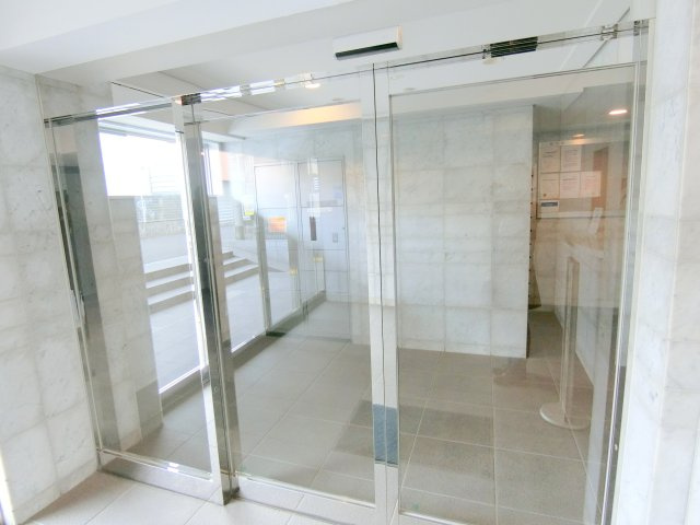 ダイナシティ池上のエントランス
