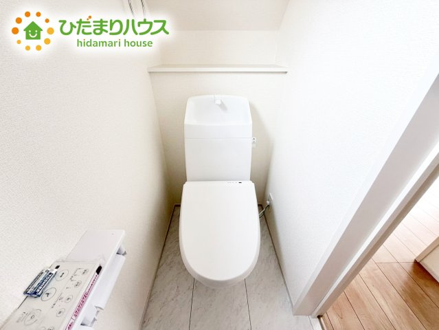 【トイレ】 | 小美玉市羽刈2期　新築戸建 | 1・2階にトイレあるため、同時に利用でき混雑を避けられますね