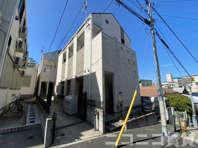 新宿区高田馬場２丁目のアパートの外観