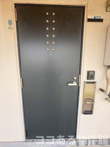 サニーパレス五色山の玄関