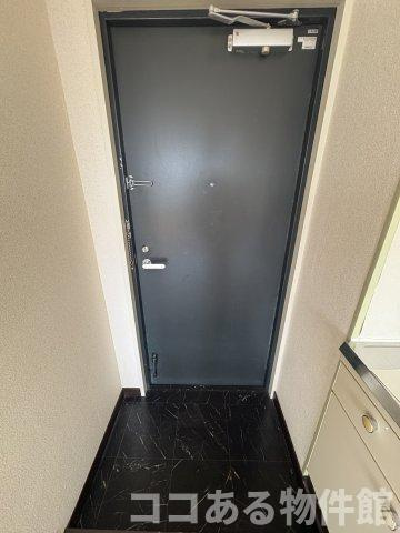 サニーパレス五色山の玄関