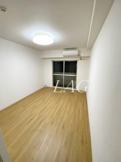 【居間・リビング】 | グランドハイツ八丁堀 | 洋室のお部屋です。