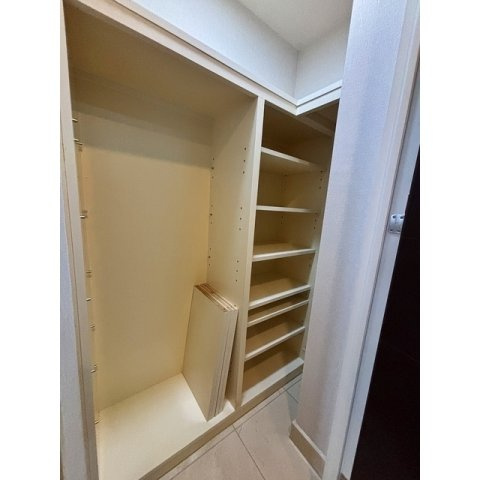 グランスイート明石町の収納