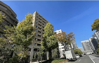 グランスイート明石町のエントランス