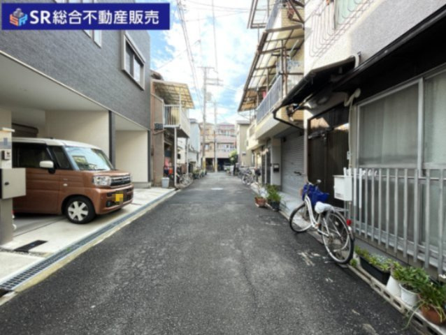 稲葉1丁目中古戸建の前面道路含む現地写真|オーナーチェンジ物件や不動産投資物件をお探しなら、東大阪市全域に強い当社までご連絡ください。