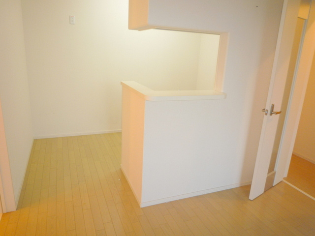ＢＥＥ　Ｍａｉｓｏｎ　ビーメゾンのキッチン|★お部屋からキッチン側を見た感じです★