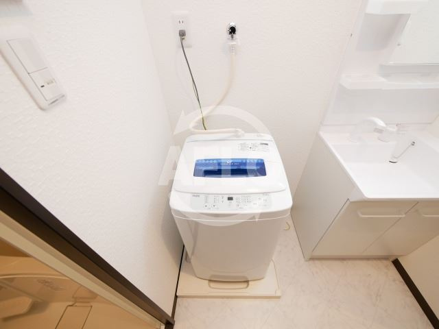 グランエクラ玉出東の独立洗面台|グランエクラ玉出東　洗濯機置場