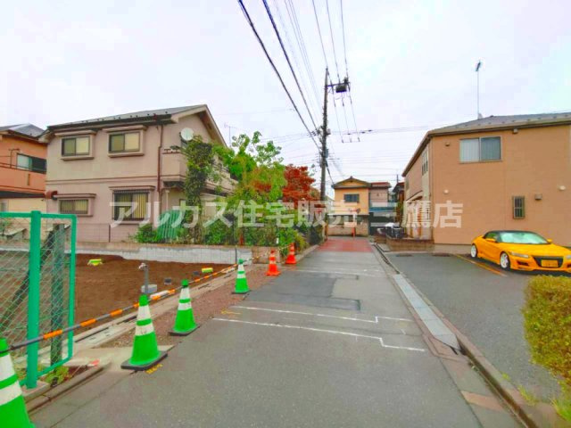 三鷹市北野4丁目 京王線 仙川駅 売地の前面道路含む現地写真