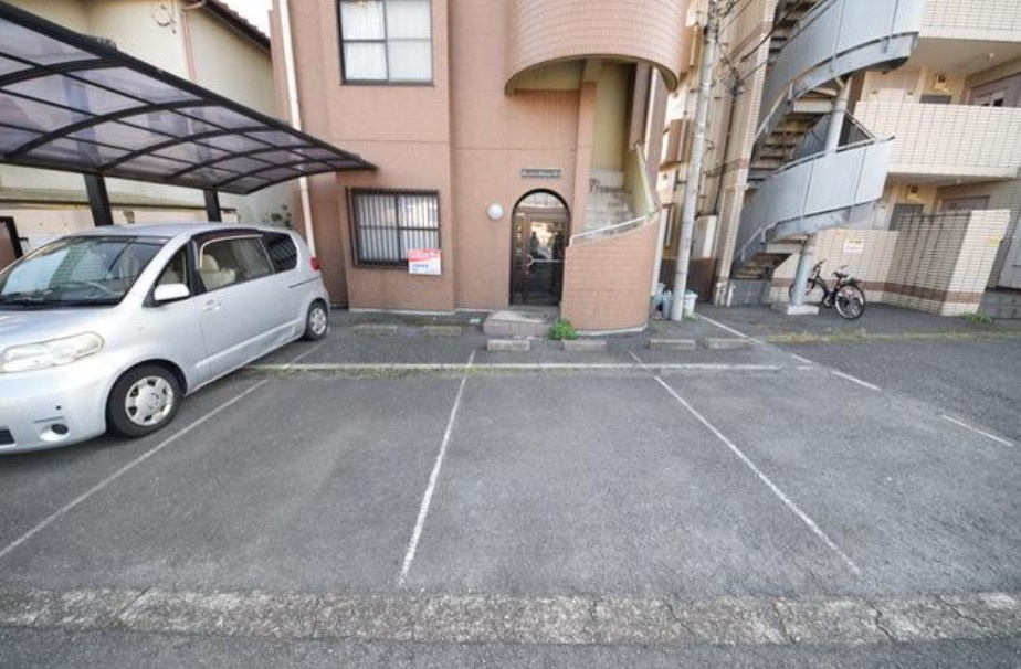 アクト川越の駐車場